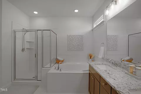 Bath - 1317 Copper Trace Ct, Wake Forest, NC 27587 photo 2 of 3