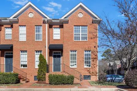 672 Highpark Ln, Raleigh, NC 27608