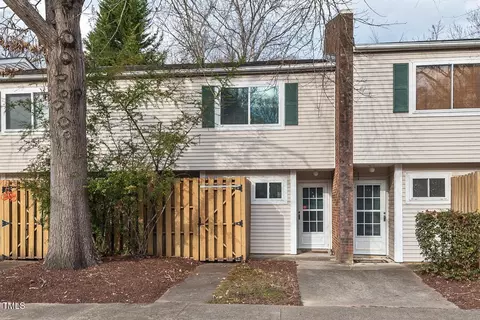 220 Elizabeth St #D5, Chapel Hill, NC 27514
