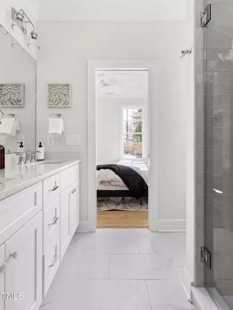 Bath - 208 W Maynard Ave, Durham, NC 27704 photo 4 of 8