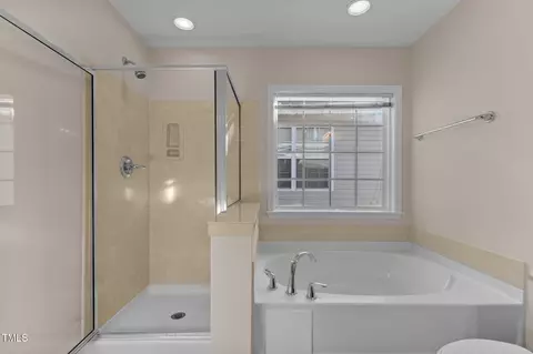 Bath - 520 Emerald Downs Rd, Cary, NC 27519 photo 2 of 4