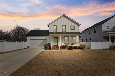 308 W Hill St, Benson, NC 27504