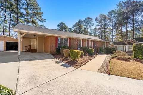 211 Maple Cir, Smithfield, NC 27577