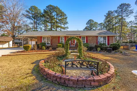 211 Maple Cir, Smithfield, NC 27577 photo 2