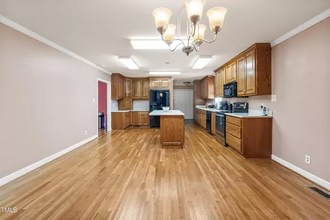 211 Maple Cir, Smithfield, NC 27577 photo 5