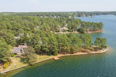 105 Bruton Ct, Seven Lakes, NC 27376
