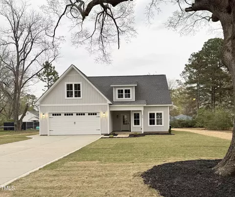 504 Tucker St, Four Oaks, NC 27524