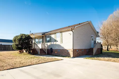 608 Montclair Dr, Burlington, NC 27217