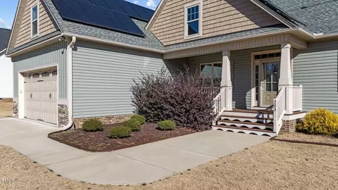 203 Long Grass Dr, Smithfield, NC 27577 photo 4