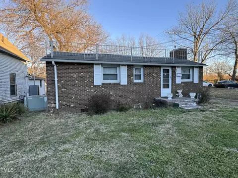 205 Elmira St, Burlington, NC 27217