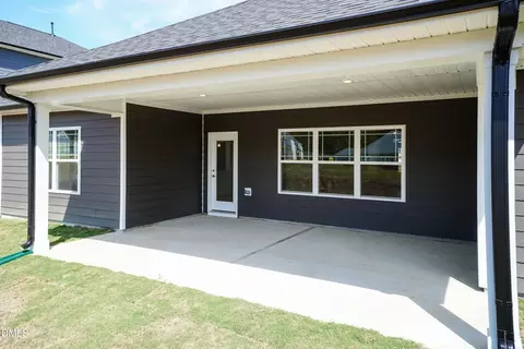 Exterior - 572 Glenkirk Pl, Garner, NC 27529 photo 3 of 9