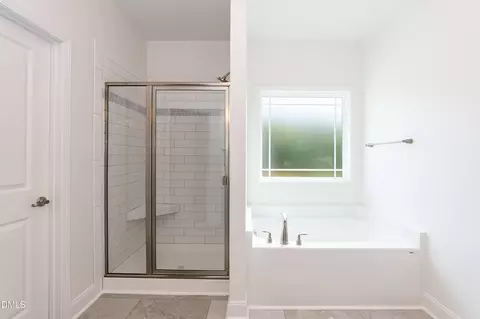 Bath - 572 Glenkirk Pl, Garner, NC 27529 photo 1 of 2