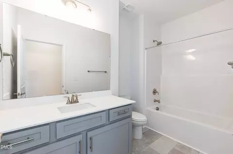 Bath - 572 Glenkirk Pl, Garner, NC 27529 photo 2 of 2