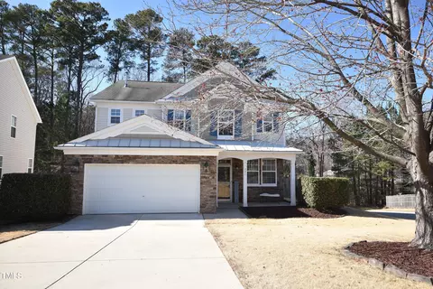 221 Georgetowne Dr, Clayton, NC 27520