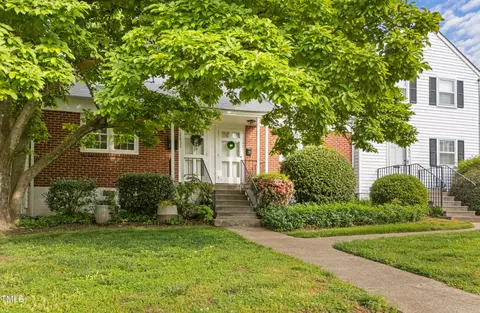 1621 Sutton Dr, Raleigh, NC 27605