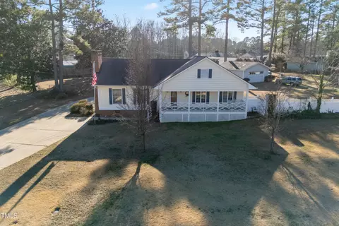 301 Laurel Dr, Smithfield, NC 27577 photo 2