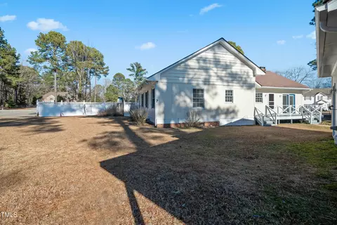 301 Laurel Dr, Smithfield, NC 27577 photo 32