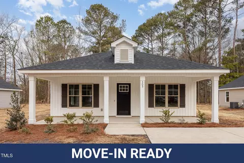 305 E Pope Ave, Kenly, NC 27542