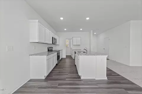 Kitchen - 152 Babbling Brook Dr, Clayton, NC 27520 photo 3 of 7