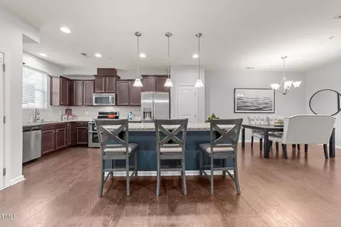 10009 Lynnberry Pl, Raleigh, NC 27617