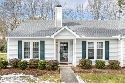101 N Mclean Ct, Cary, NC 27513