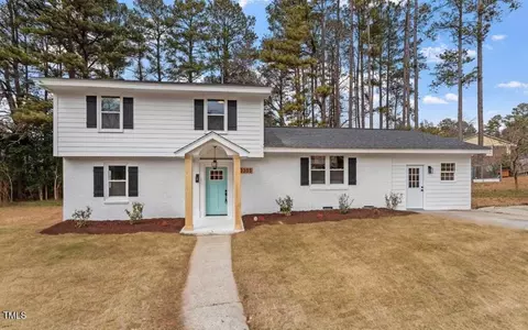 3305 Victor Pl, Raleigh, NC 27604
