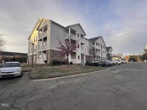 3015 Winston Dr #102, Burlington, NC 27215
