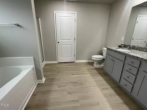 Bath - 209 Constellation Ct, Benson, NC 27504 photo 3 of 5