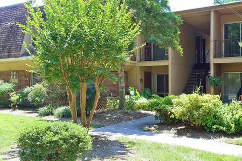 108 Ephesus Church Rd #216, Chapel Hill, NC 27517