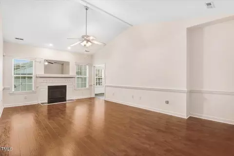 200 N Sumner St, Selma, NC 27576 photo 4