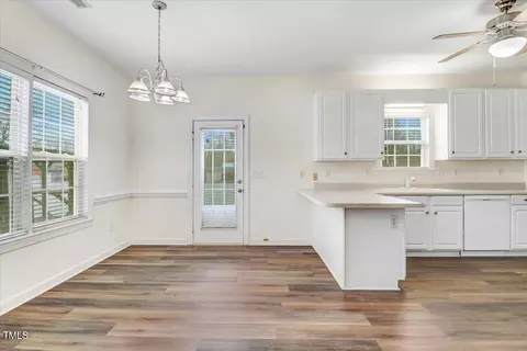200 N Sumner St, Selma, NC 27576 photo 8