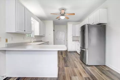 200 N Sumner St, Selma, NC 27576 photo 10