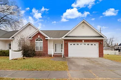 200 N Sumner St, Selma, NC 27576 photo 1