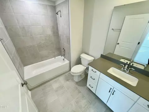 Bath - 2107 Lambert Rd #64, Cary, NC 27519 photo 4 of 10