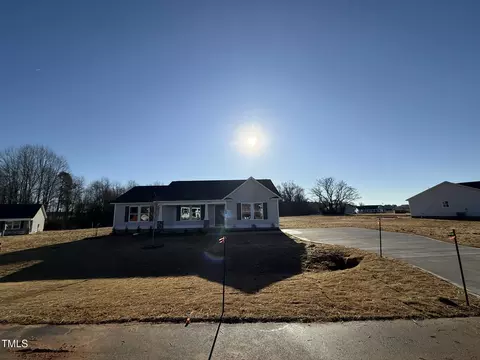 90 Faucette Dr, Selma, NC 27576