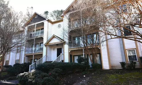 1511 Creekwood Ct #102, Raleigh, NC 27603