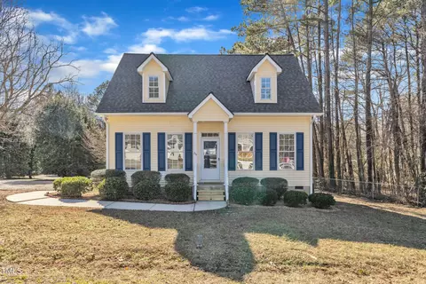 215 W Chestnut Ave, Wake Forest, NC 27587