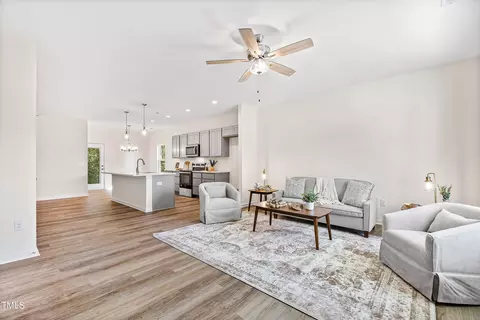 435 Iris Bryant Rd, Dunn, NC 28334 photo 3