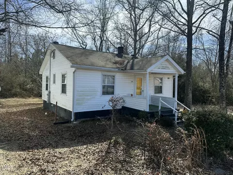 125 W Barbee St, Zebulon, NC 27597