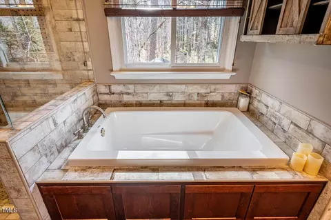 Bath - 1302 Apache Ln, Apex, NC 27502 photo 4 of 7