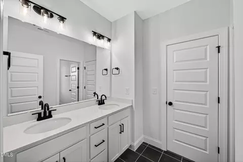 Bath - 88 Tennyson Dr, Garner, NC 27529 photo 4 of 5