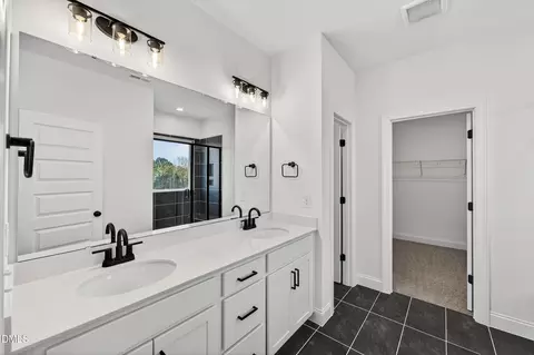 Bath - 88 Tennyson Dr, Garner, NC 27529 photo 2 of 5