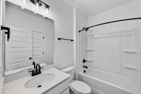 Bath - 88 Tennyson Dr, Garner, NC 27529 photo 3 of 5