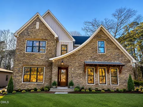 8721 Little Deer Ln, Raleigh, NC 27613