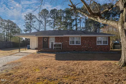 Exterior - 108 Beale St, Dunn, NC 28334 photo 2 of 8