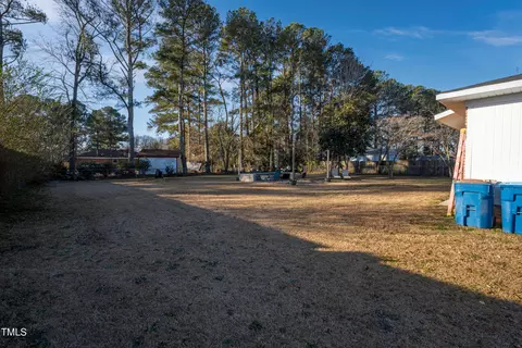 Exterior - 108 Beale St, Dunn, NC 28334 photo 5 of 8