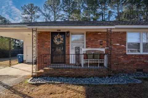 Exterior - 108 Beale St, Dunn, NC 28334 photo 1 of 8
