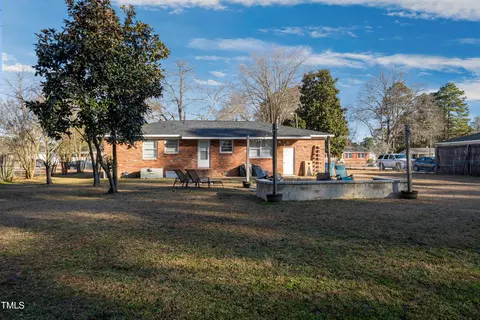 Exterior - 108 Beale St, Dunn, NC 28334 photo 6 of 8