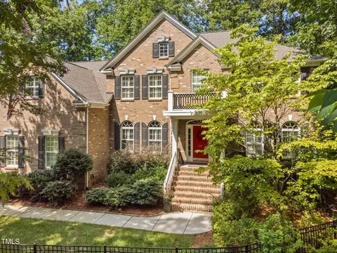 327 Davis Love Dr, Chapel Hill, NC 27517