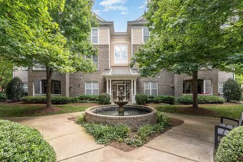 3131 Hemlock Forest Cir #304, Raleigh, NC 27612